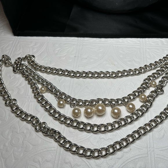 Women Chunky Chain Belt with Faux Pearl Dangles Silver Tone Triple Chain Front - Picture 7 of 8